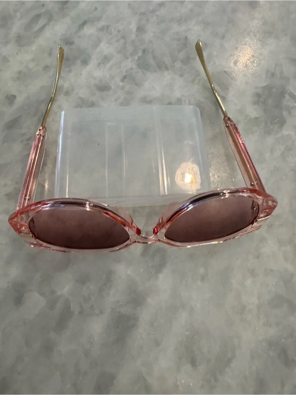 Diff Eyewear Bella Tortoiseshell Sunglasses w/ bonus cute pink round sunnies